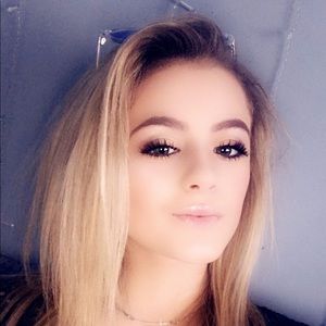 Meet your Posher, Eva